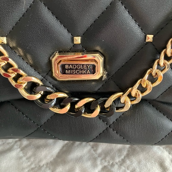 LOW START NWOT Badgley Mischka Vegan leather Crossbody with diamond quilting. - Picture 2 of 7